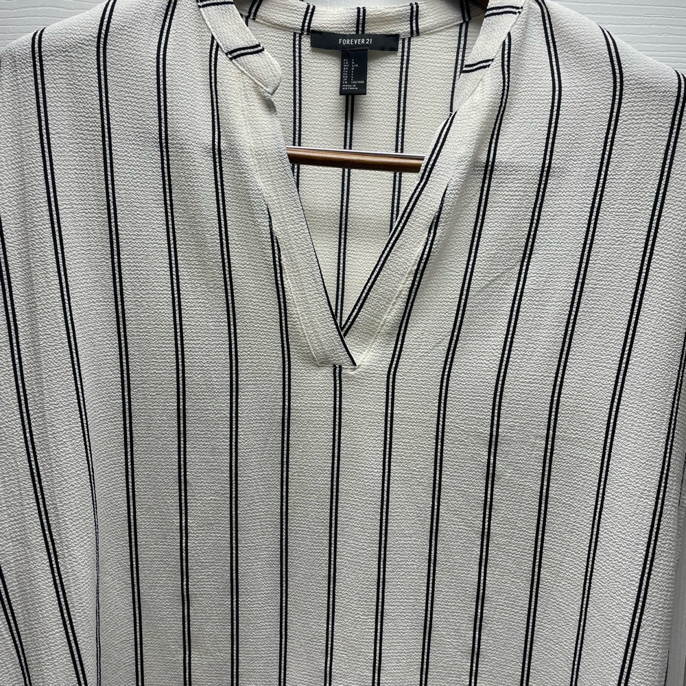 Forever 21 Blouse size large black & white stripe